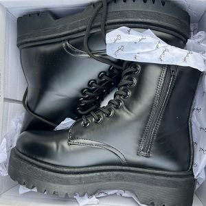 **SOLD** Platform combat boots